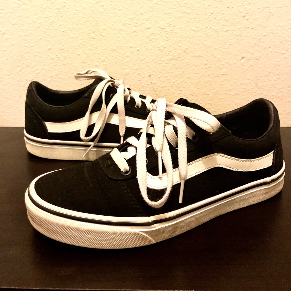 Old Skool Vans “Off the Wall”